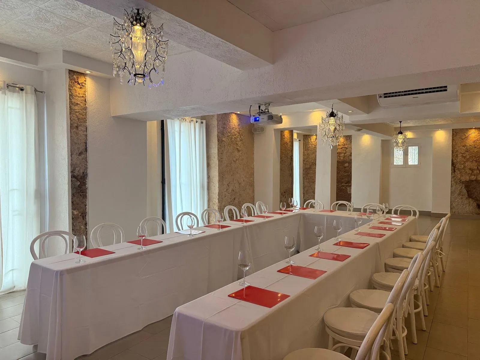 Salon Colonial - La Casona vista 3